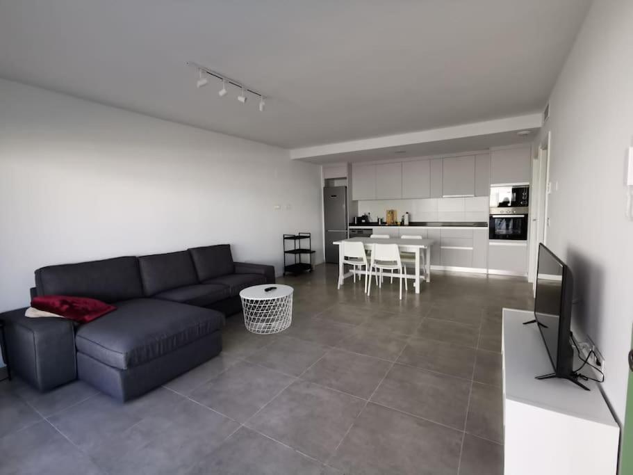 Magnifico Apartamento Nuevo En 1ª Linea De Playa โมฮาการ์ ภายนอก รูปภาพ